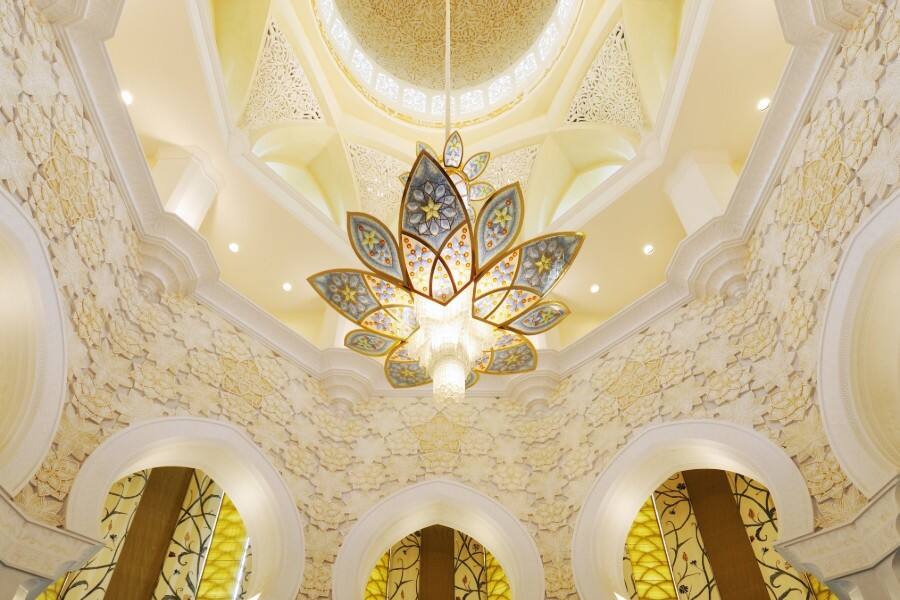 inside sheikh zayed grand mosque