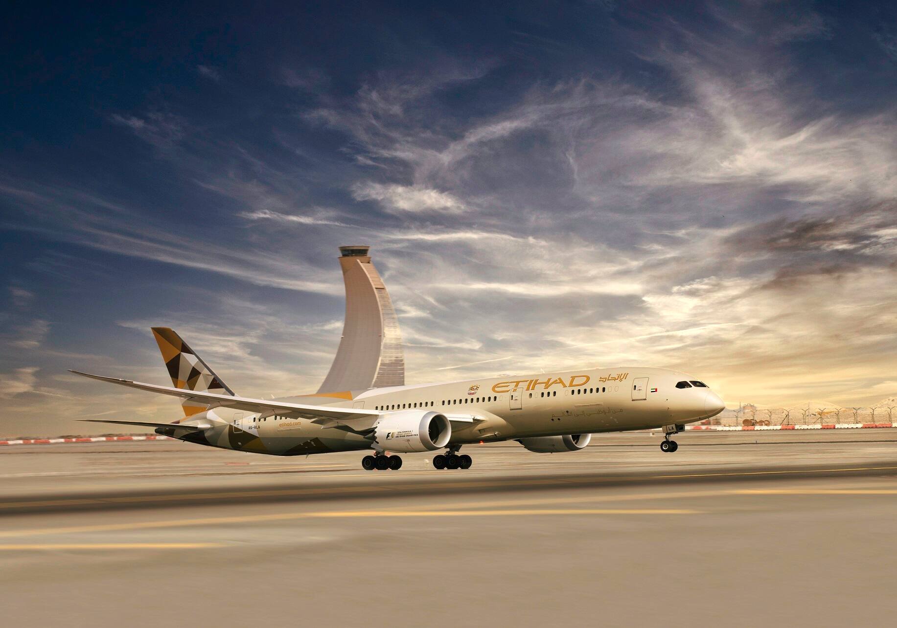 Etihad Airways announces new summer routes to Mykonos, Santorini and Malaga