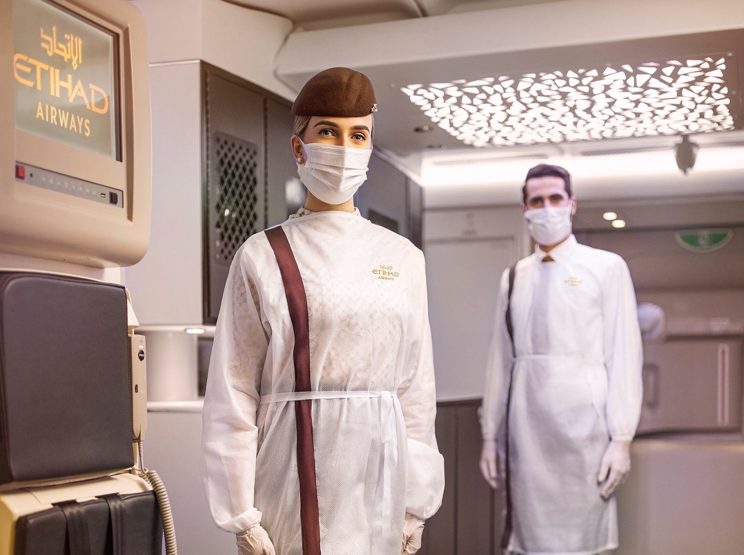 etihad-cabin-crew-in-ppe